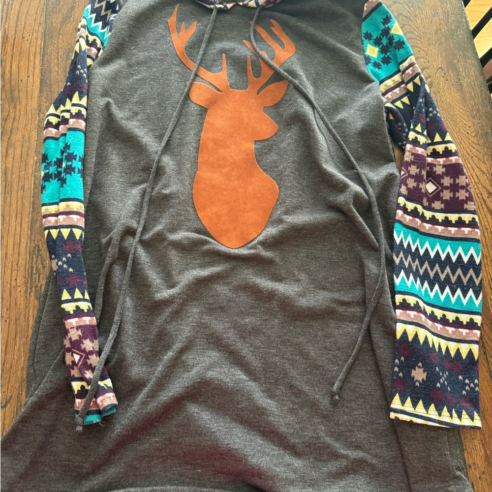 BE Stage Gray Hoodie with Deer Print and‎ Patterned Sleeves L